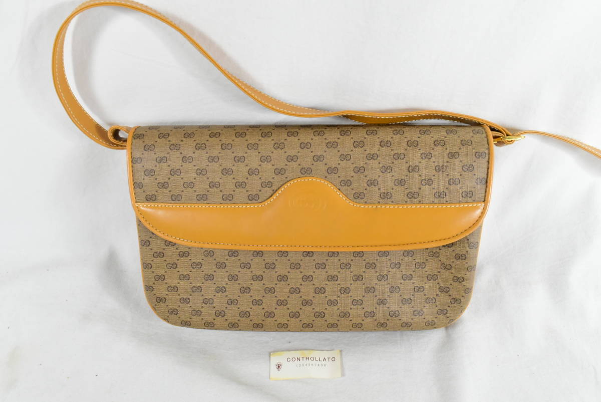 レディース 『美品』GUCCI(グッチ)ショルダーバッグ PVC マイクロGG