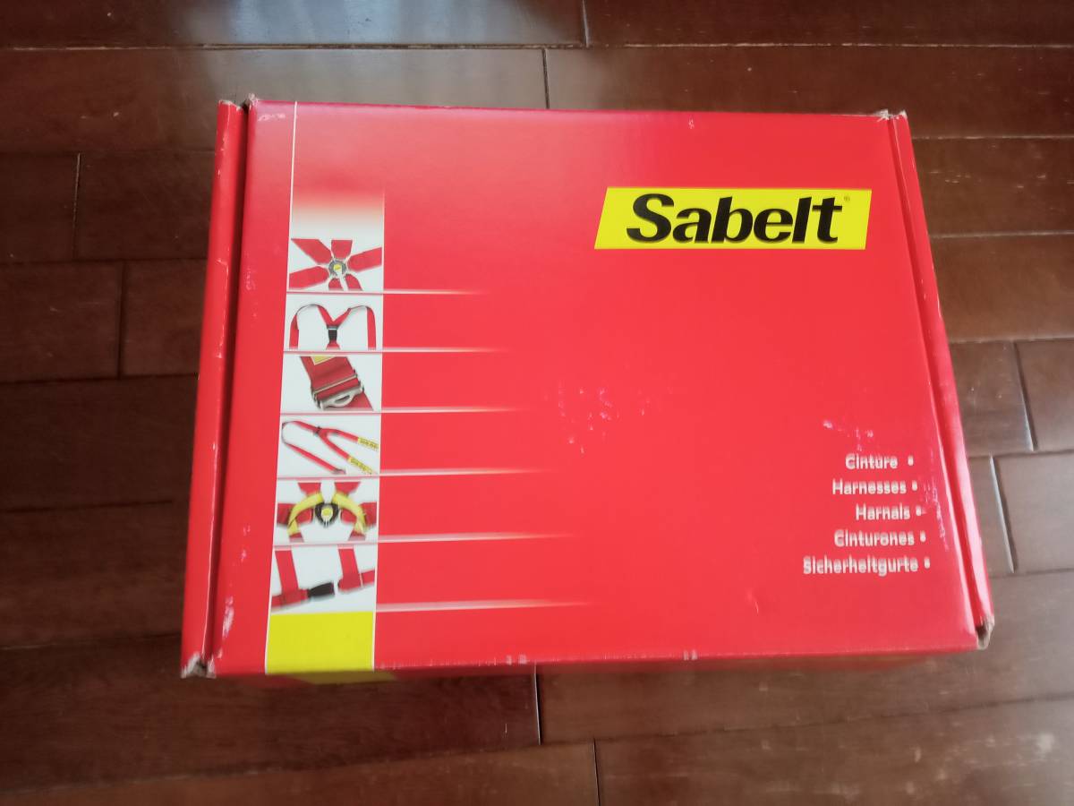 驚きの破格値，豊富な Sabelt(サベルト)４点式シートベルト、カムロック、３インチベルト、赤、２組１セット（箱＋未使用アンカーボルト８本付き）