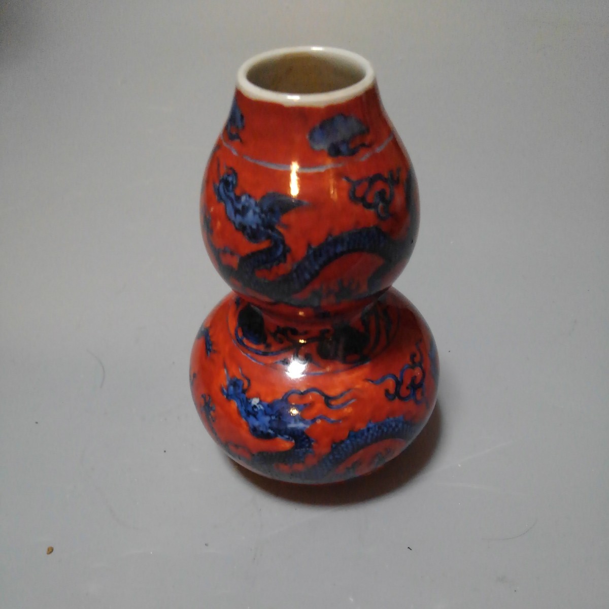 青海波模様 赤い龍 陶磁器 花瓶 青海波模様 赤い龍 陶磁器 花瓶