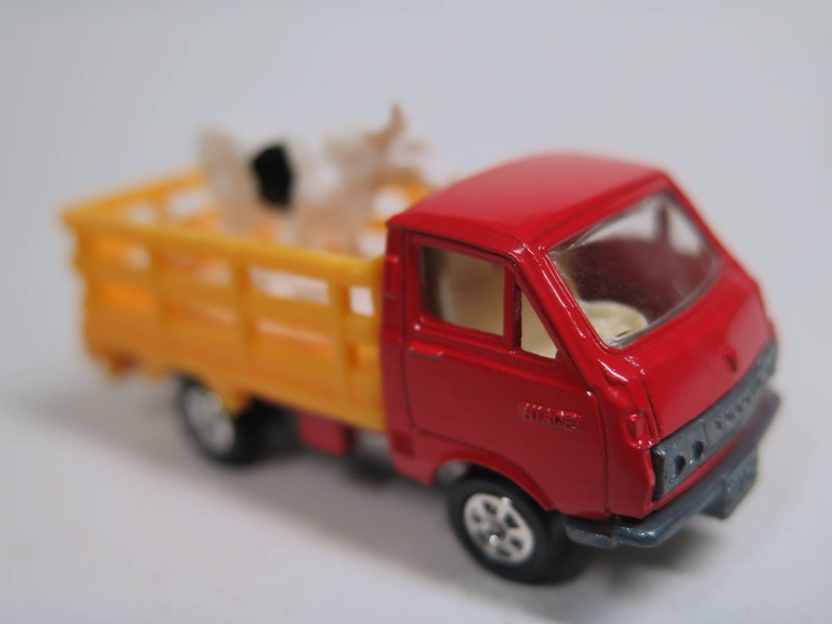 トミカ/tomica 黒箱 トヨタ ハイエース 牧場トラック 牛付 1/68 No50 