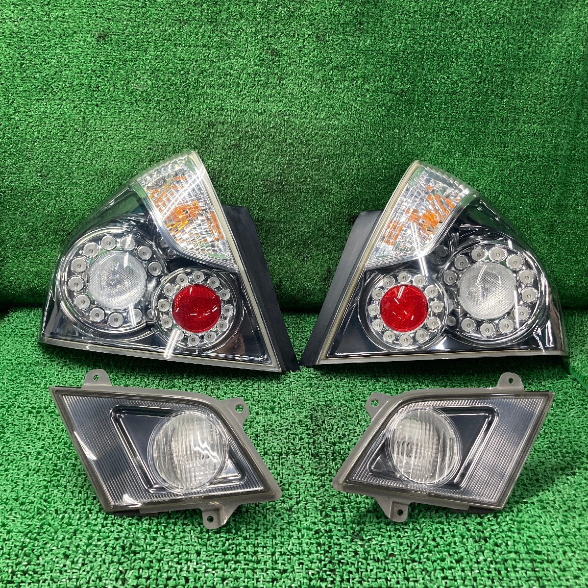 ♪♪フーガ Y50 左右 テールランプ テールライト フィニッシャー KOITO 220-63786 132-63786 LED （W6244）♪♪