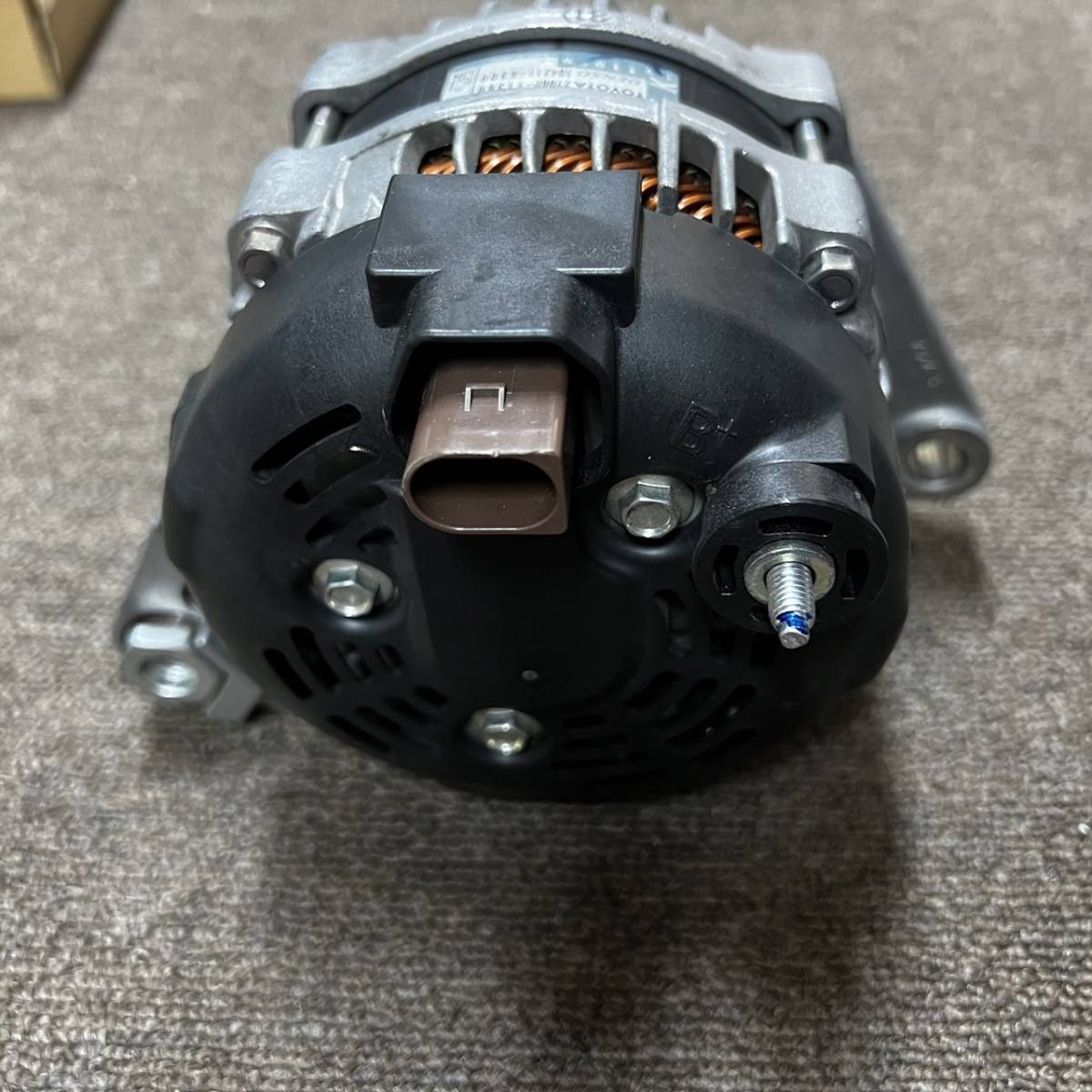 トヨタ純正 ハイエース オルタネーター 中古 27060-11360 104211-4300