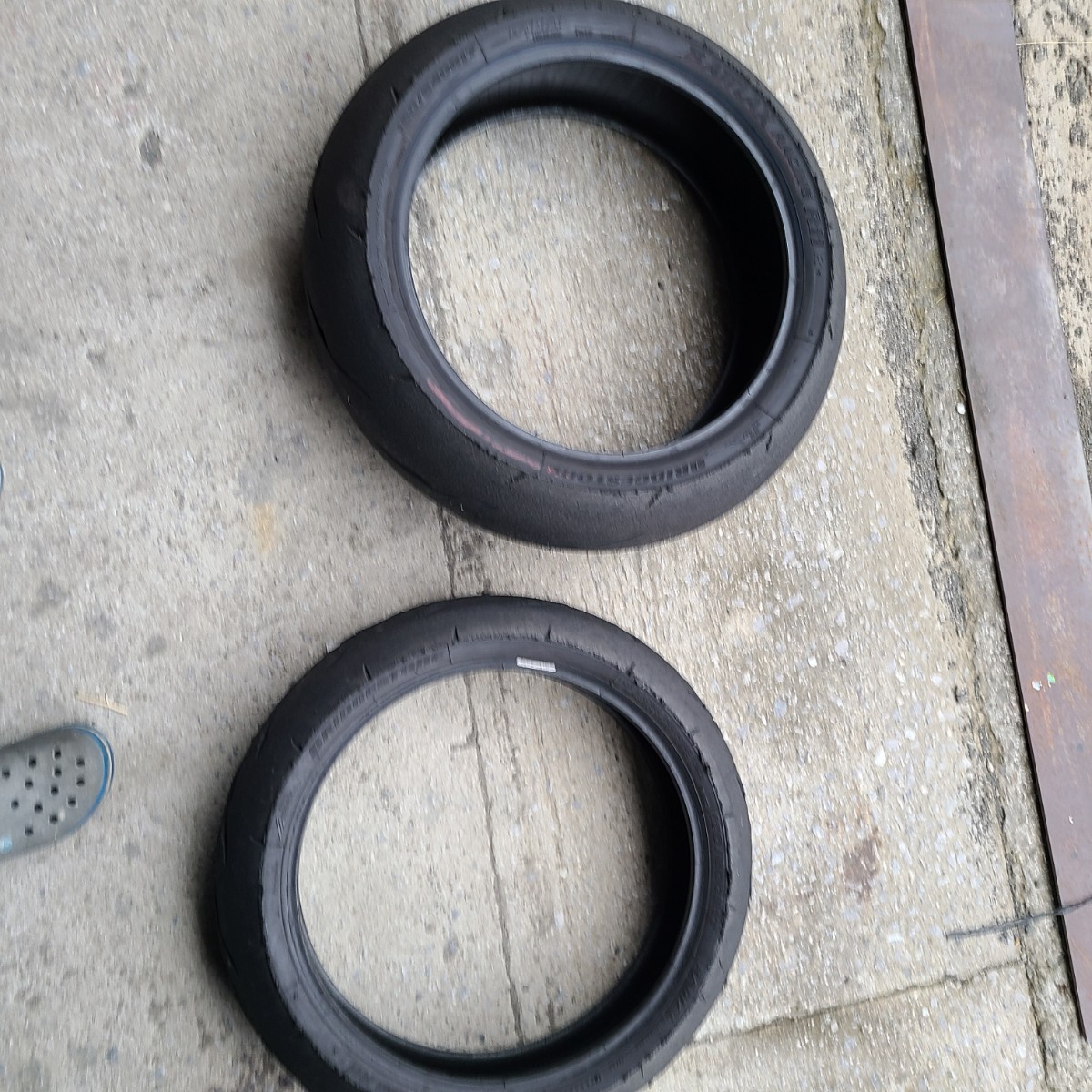  ブリジストン BATTLAX RACING R11 ST600ブリヂストン 前後セット 120/600r17 180/640r17(オンロード)｜売買されたオークション情報、yahooの商品情報をアーカイブ公開 - オークファン オンロード