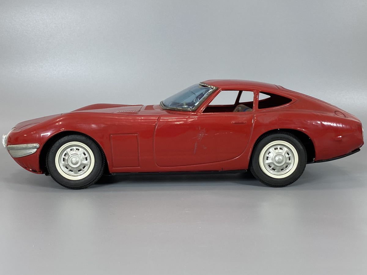 イチコーのスポーツカー ブリキ製 トヨタ2000GT レッド 箱付き