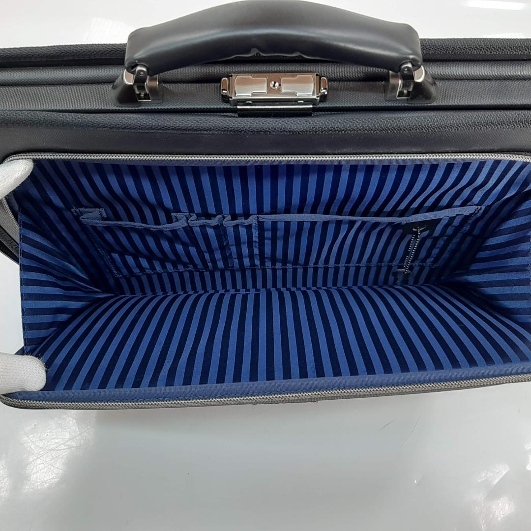 極美品 LEXUS レクサス ビジネスバッグ ブリーフケース 自立 高級 A4可