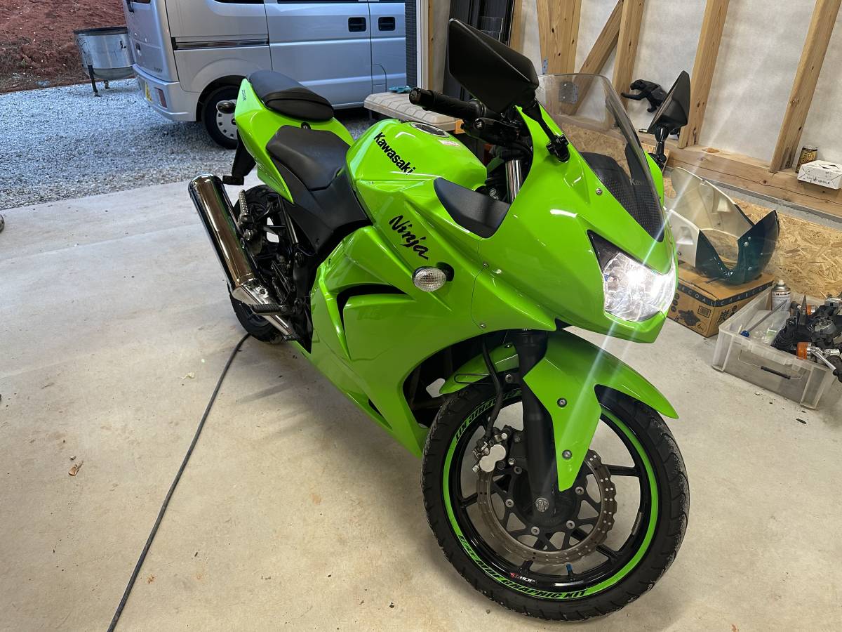カワサキ【Ninja ニンジャ 250R】バッテリー新品／ボディ綺麗艶あり