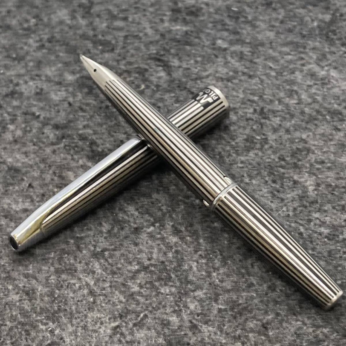 PE239□PILOT パイロット ミュー 万年筆 ストライプ ステンレス 蝕刻