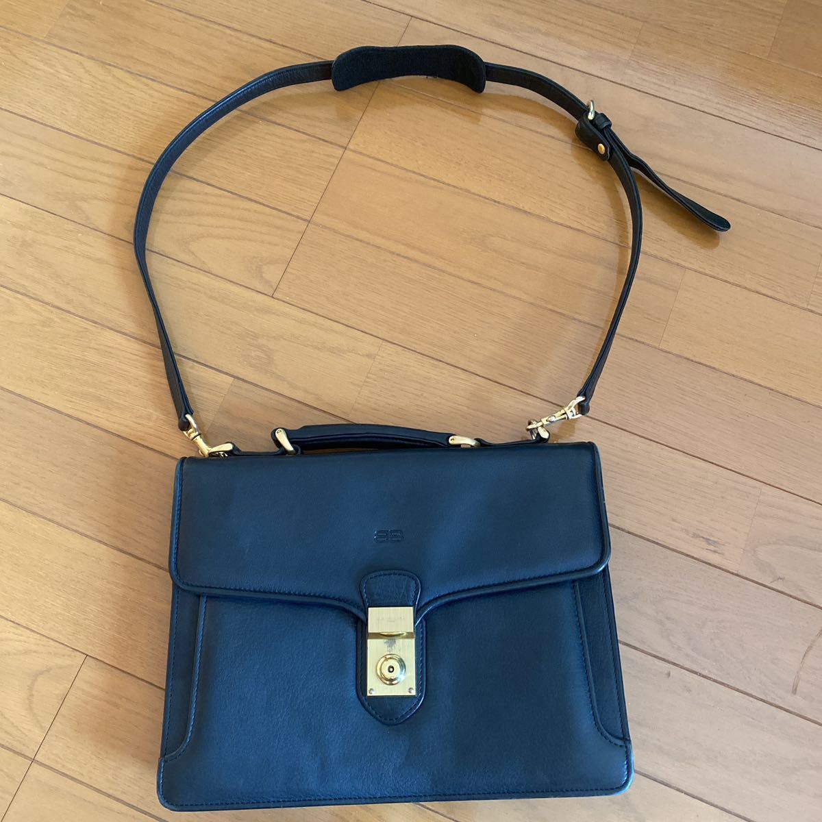 バレンシアガ　BALENCIAGA 2WAY レザーバッグ　ブラック