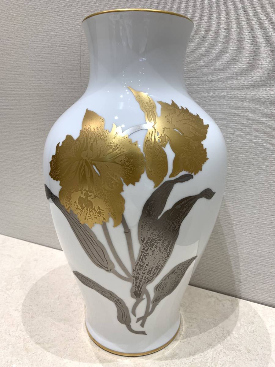 M1594　大倉陶園 OKURA 金蝕 カトレア 花瓶 飾壺 花生 フラワーベース 金銀彩　とても綺麗品です！