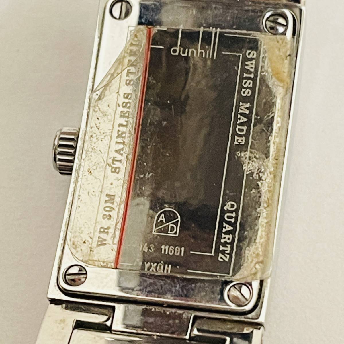 ○Dunhill⁄ダンヒルダンヒリオン 3面 カットガラス 腕時計 QZ 143