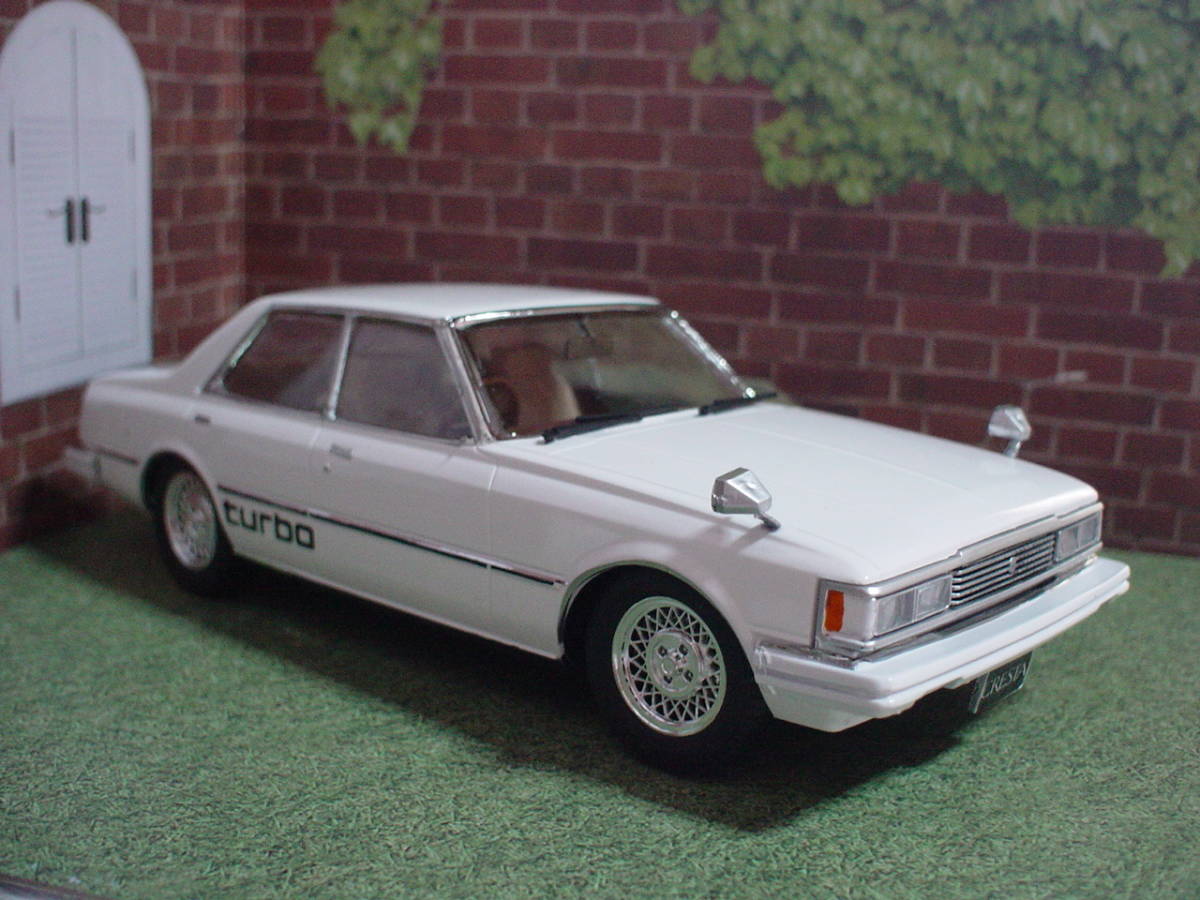 1/24　クレスタ・スーパールーセントターボ（MX51型　前期）　（完成品）