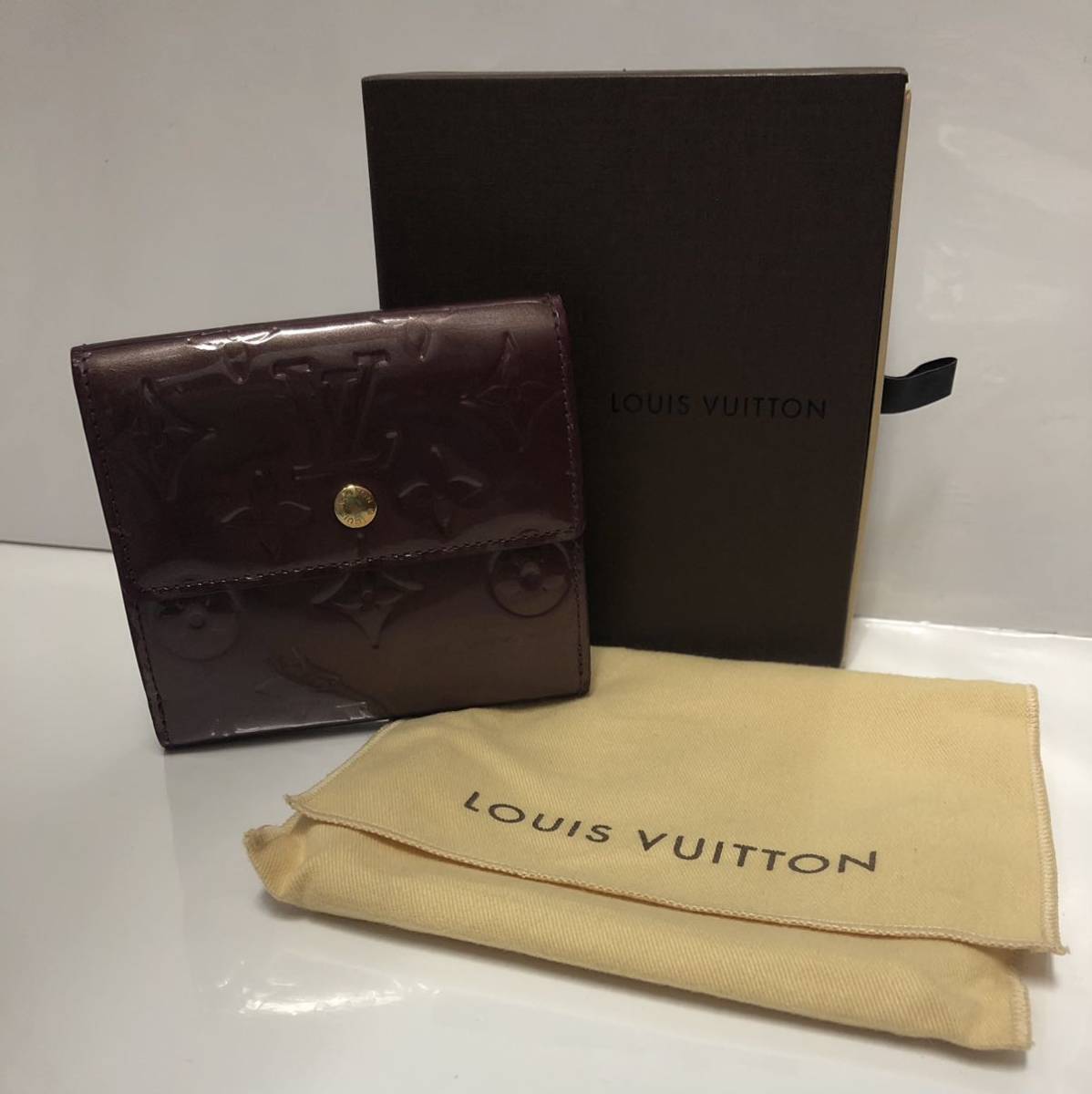 ルイヴィトン 良品♪ ヴェルニ 二つ折り 財布 エナメル 保存袋 箱付 LOUIS VUITTON ルイ・ヴィトン ヴェルニライン プレゼント 美品