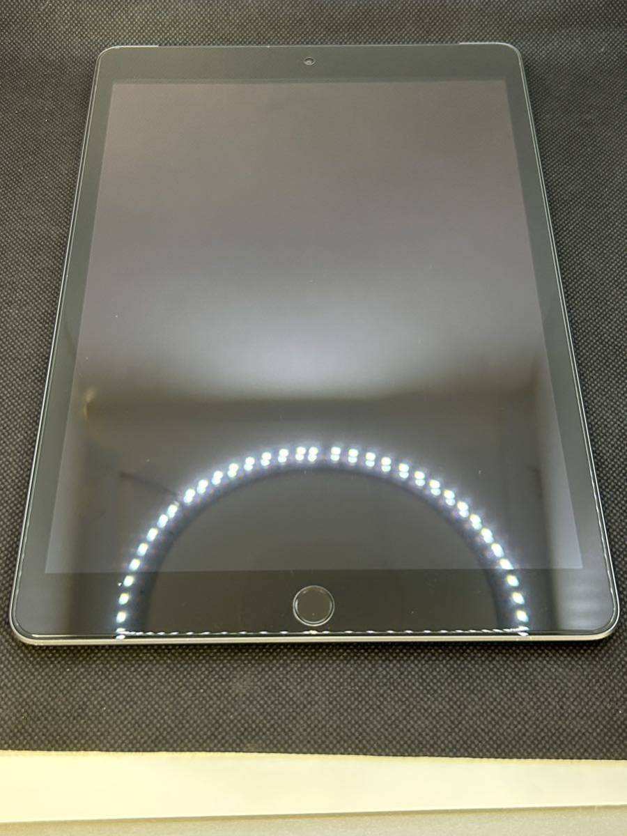 iPad第7世代 32GB Wi-Fi+Cellular SIMフリー スペースグレイ A2198