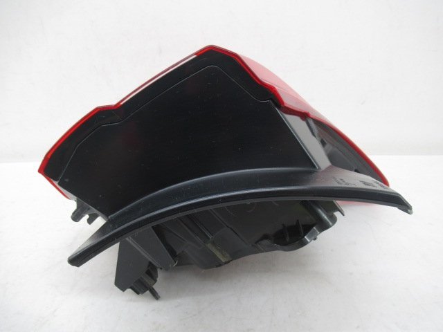 即決あり》 ヴィッツ NSP130 後期 純正 左 テールライト 【 KOITO 52