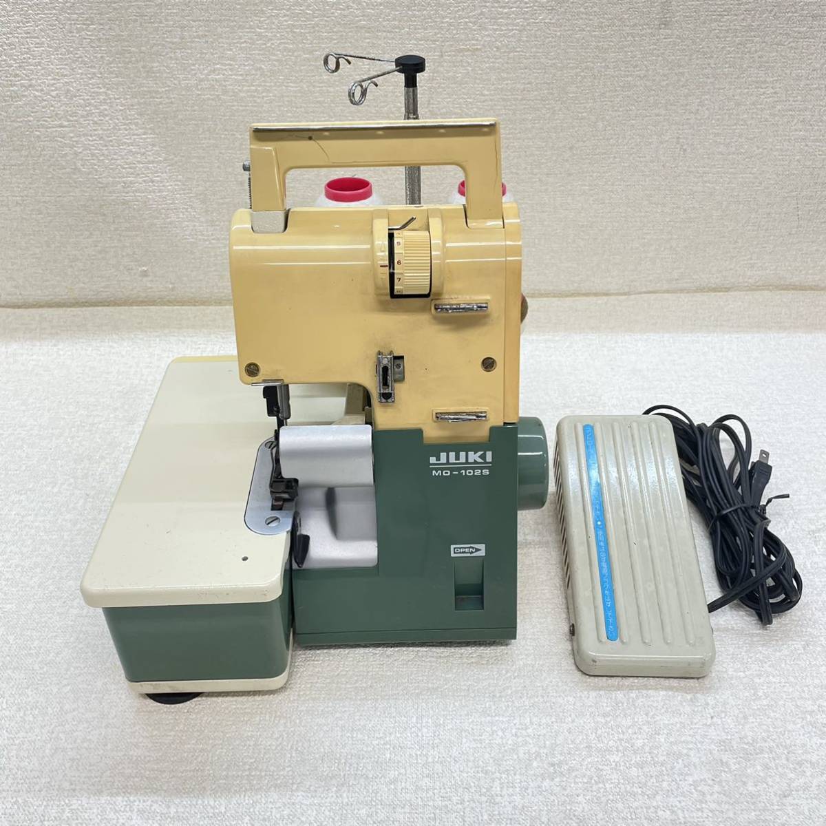 お買い得，大得価 E2 JUKI MO-102S ジューキ ロックミシン 通電OK 現状品 15(ジューキ)｜売買されたオークション情報、yahooの商品情報をアーカイブ公開 - オークファン ジューキ