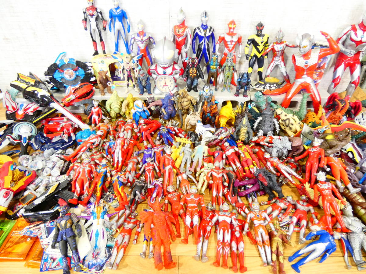 (S)◎ジャンク ウルトラマンシリーズ 玩具セット まとめて 約16㎏ ソフビ人形/なりきり等 マン/ティガ/メビウス/バルタン/ゴモラ等 ＠160
