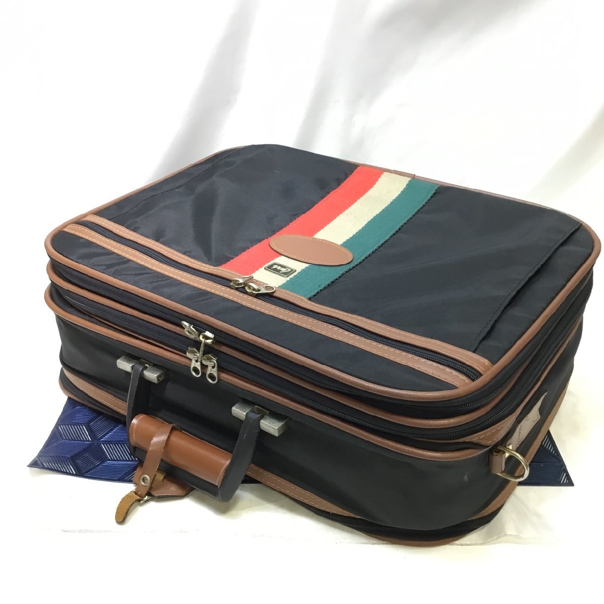 現状保管品/インボイス登録店/CH】Lark ラーク スーツケース イタリア  