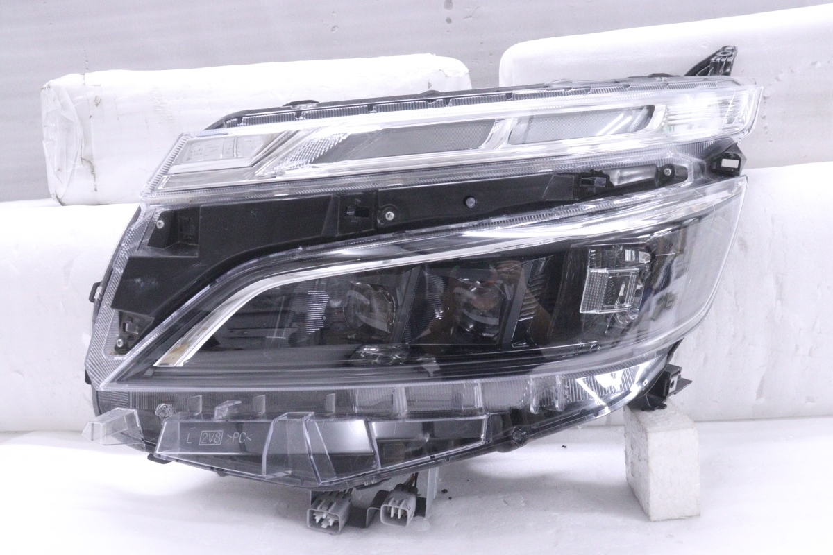 39-281★後期 LED ZRR80W ZRR85W ヴォクシー★左ヘッドライト ICHIKOH 28-240 打刻:K ASSY ブラック 純正★トヨタ ジャンク品 (RO)