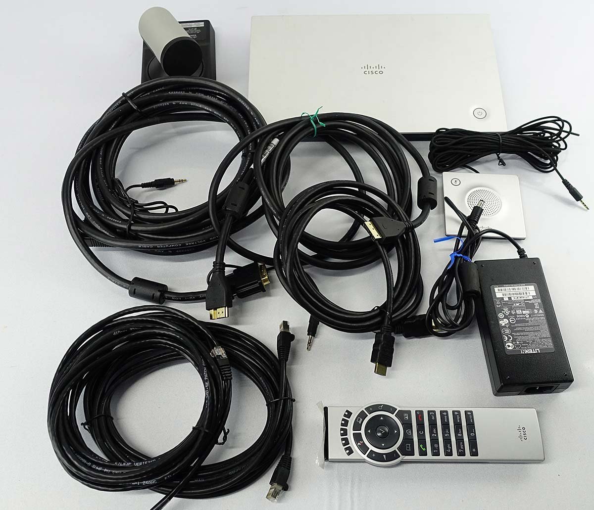Cisco シスコ Webex Room Kit Plus テレビ会議システム TTC7-25 カメラ 