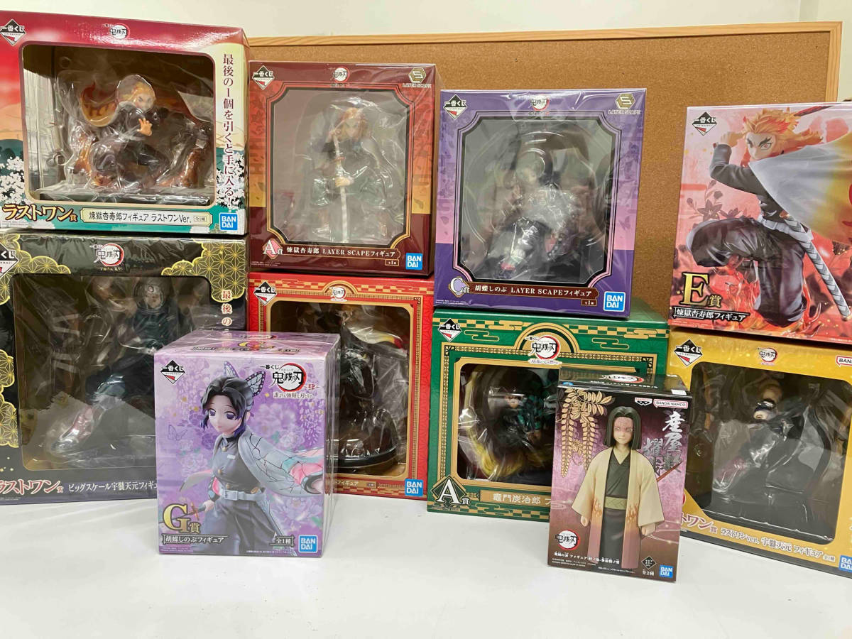 鬼滅の刃　フィギュアセット　まとめ売り まとめ売り 鬼滅の刃 フィギュア10点 グッズ50点セット 鬼滅の