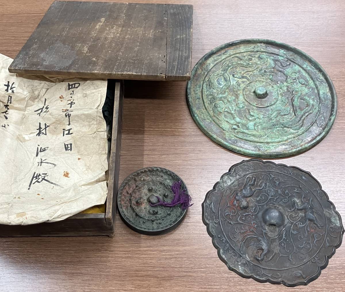 室町時代 銅鏡 和鏡 時代物 室町時代 柄鏡 鶴亀吉祥文様 古鏡 和鏡