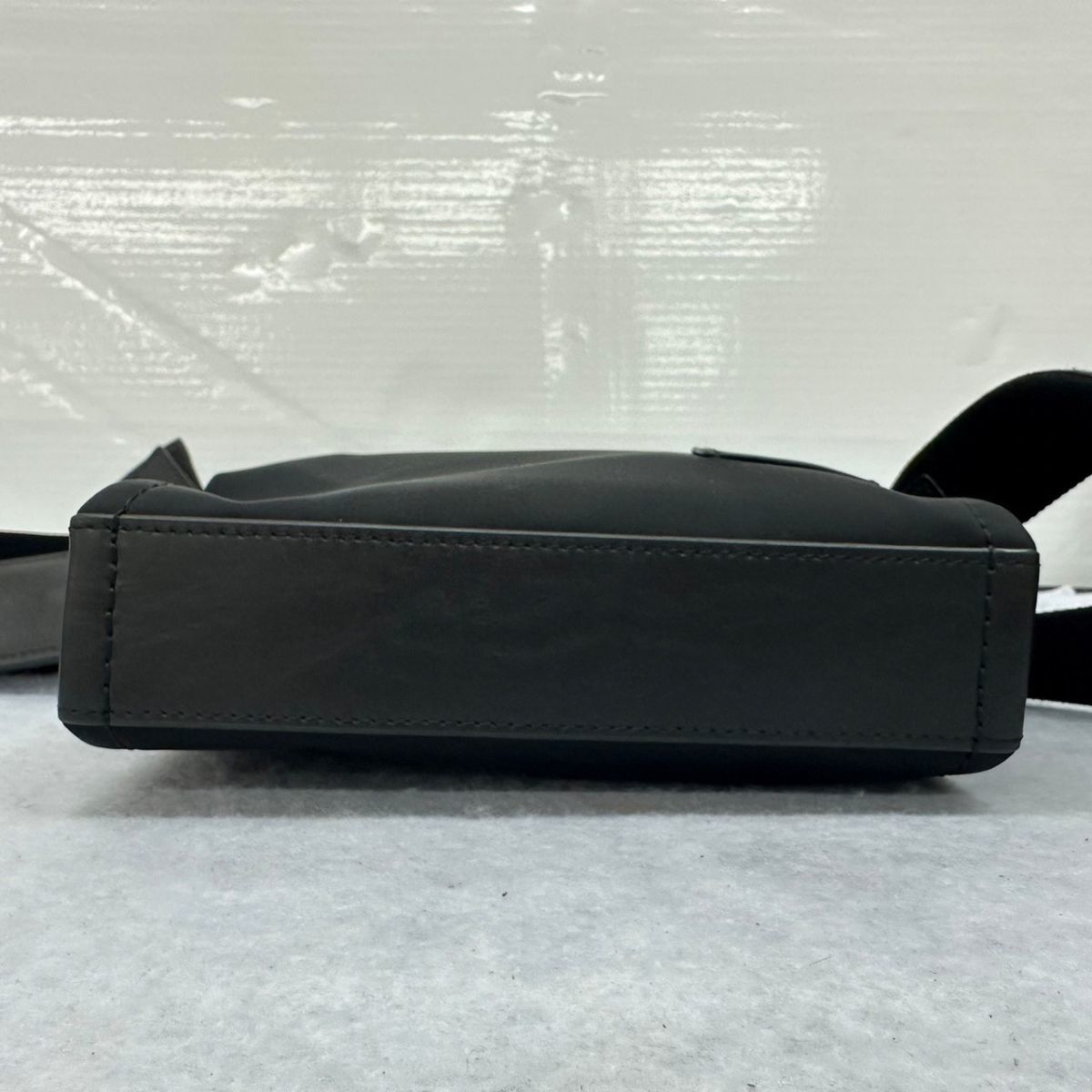 トゥミ TUMI ショルダーバッグ HARRISON 日本正規品 | [トゥミ] 公式 正規品 ハリソン レオクロスボディ 「レオ」クロスボディ ブラック｜TUMI(トゥミ)公式