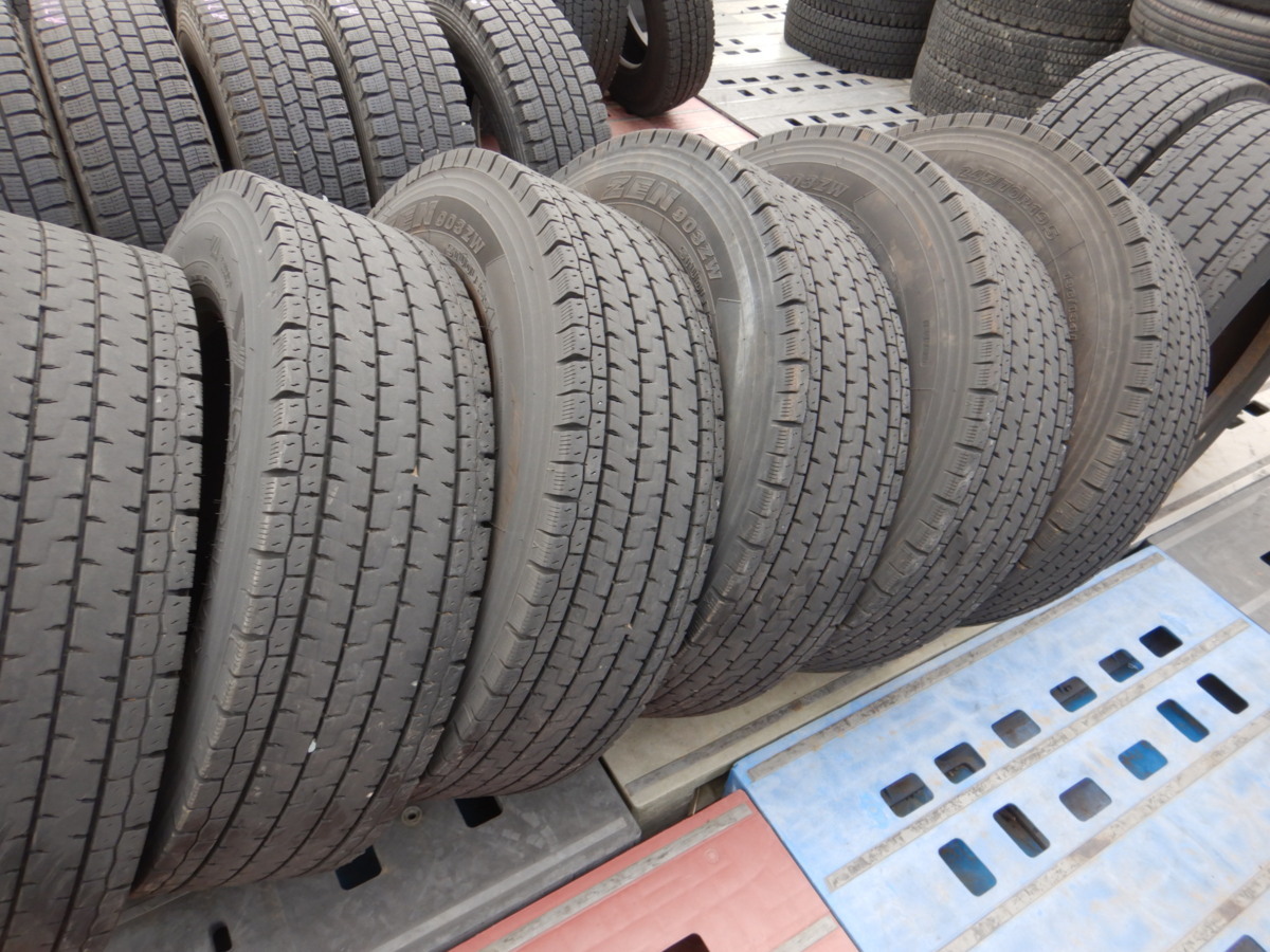 8本価格★パT5395■245/70R19.5 136/134J YOKOHAMA ZEN903ZE 19年■条件付送料無料■地山 TB 低床 大型 冬 スタッドレス
