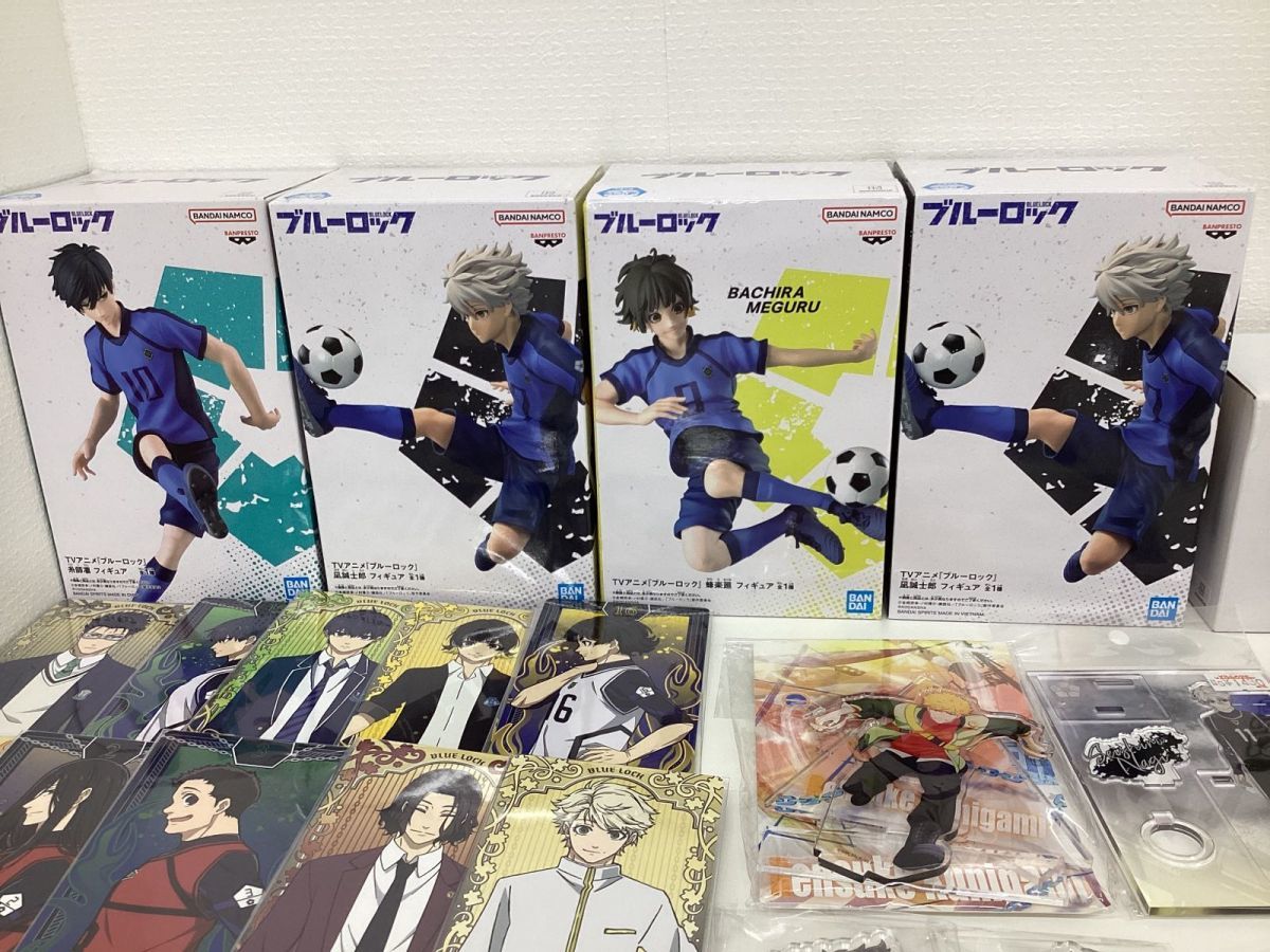 現状】 ブルーロック グッズまとめ売り 缶バッジ アクスタ フィギュア