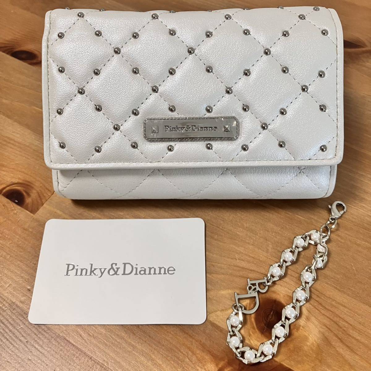 U3 未使用 ピンキー＆ダイアン PINKY＆DIANNE レディース 折り財布 三つ折り財布 ホワイト コンパクト 