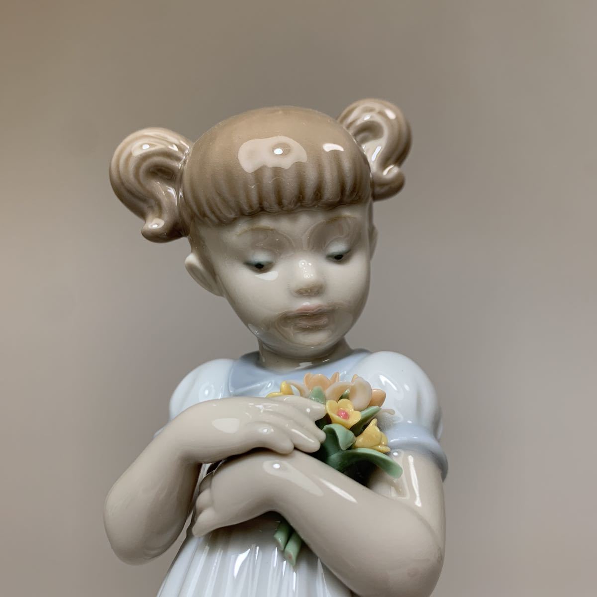LLADRO リヤドロ【素敵なお花】女の子 フィギュリン 置物 西洋陶器 