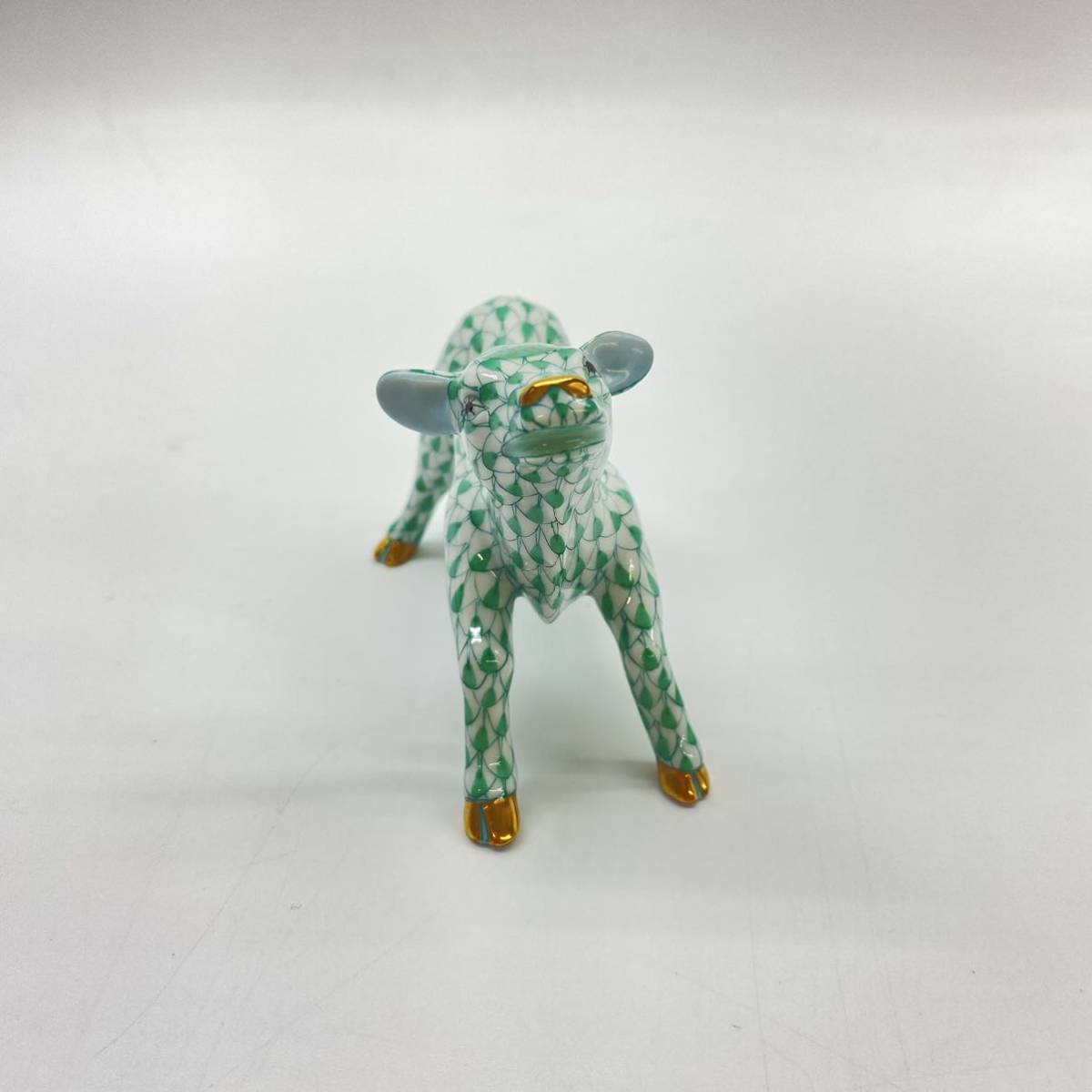 【新品】HERENDヘレンド　1997年 子牛 HEREND ヘレンド 置物 1997 牛 ウシ 干支 RM34322 【公式通販】