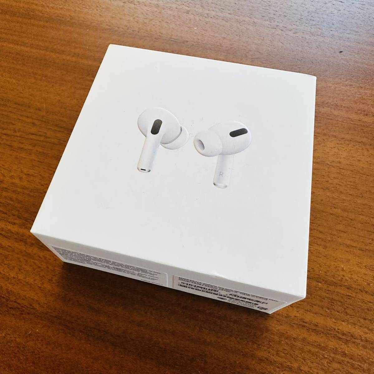 AirPods Pro with Wireless Charging Case MWP22J/A Apple ワイヤレス