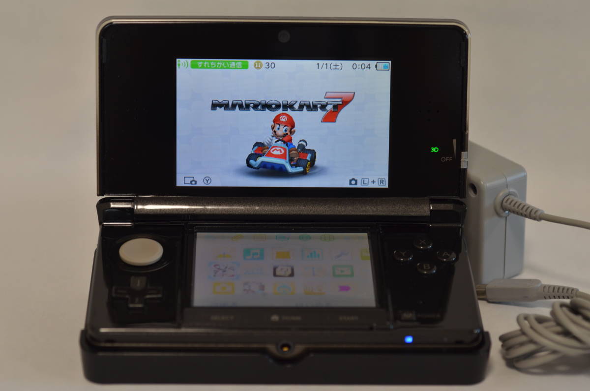 □ ニンテンドー3DS本体 コスモブラック＋SDカード＋マリオカート7 の