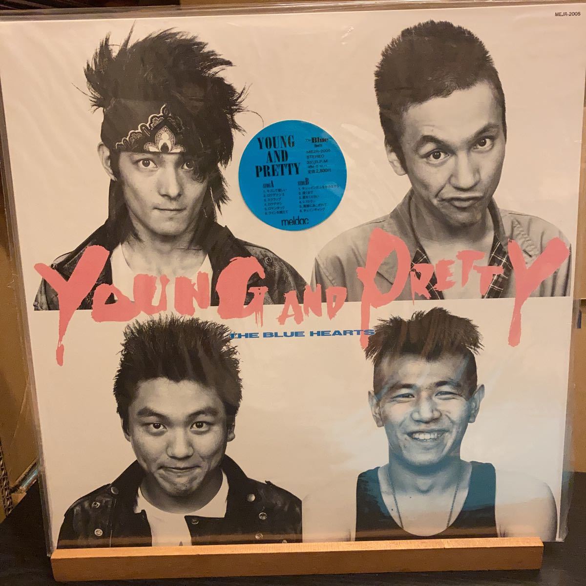 AND THE BLUE YOUNG Young PRETTY And Blue ザ・ブルーハーツ Pretty