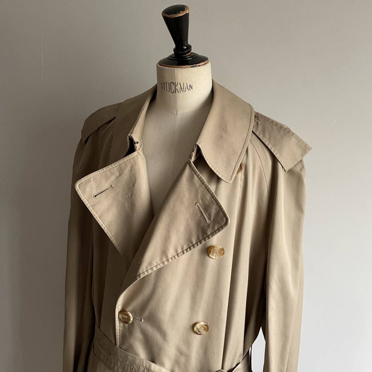 極美品　アクアスキュータム　ベージュ　アクア5 トレンチコート　白タグ　くるみ 極美品✨アクアスキュータム トレンチコート アクアスキュータム