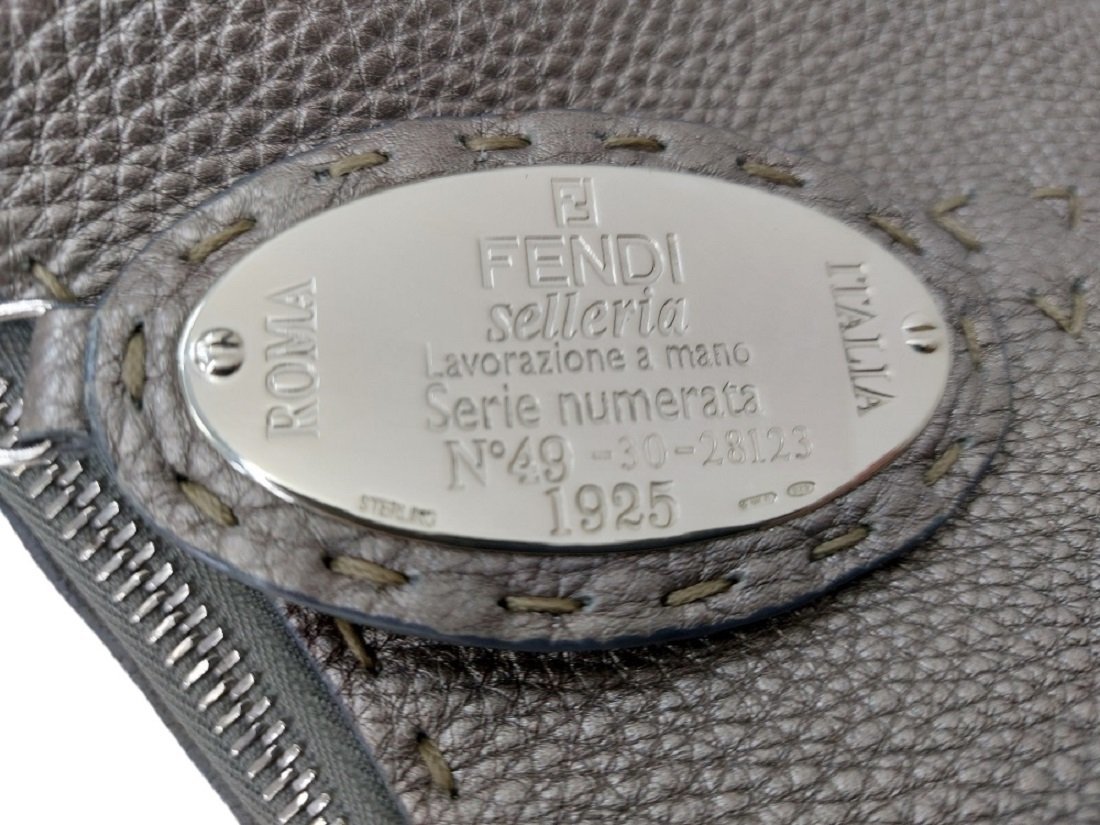 未使用品！FENDI【フェンディ】8BR582 SELLERIA/セレリア レザー ワンショルダーバッグ （4292）