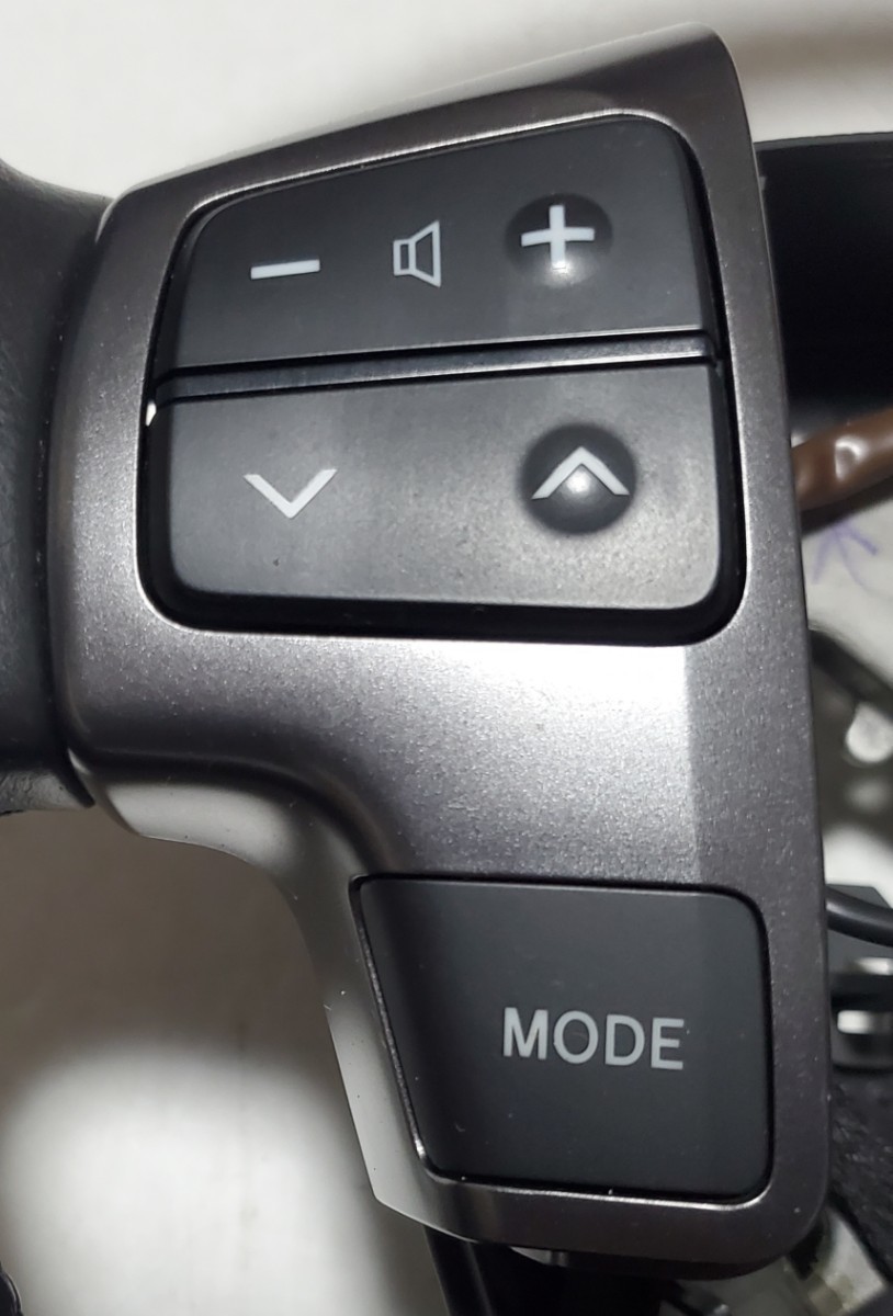 トヨタ ハイエース・TRH200 純正 スーパーGL/ダークプライム ステアリング/ハンドル ウッドレザー ステアリングスイッチ付 2018年 200系 トヨタ ハイエースバン スーパーGL 1.9万Km 3.4万Km ダークプライムII（2023年