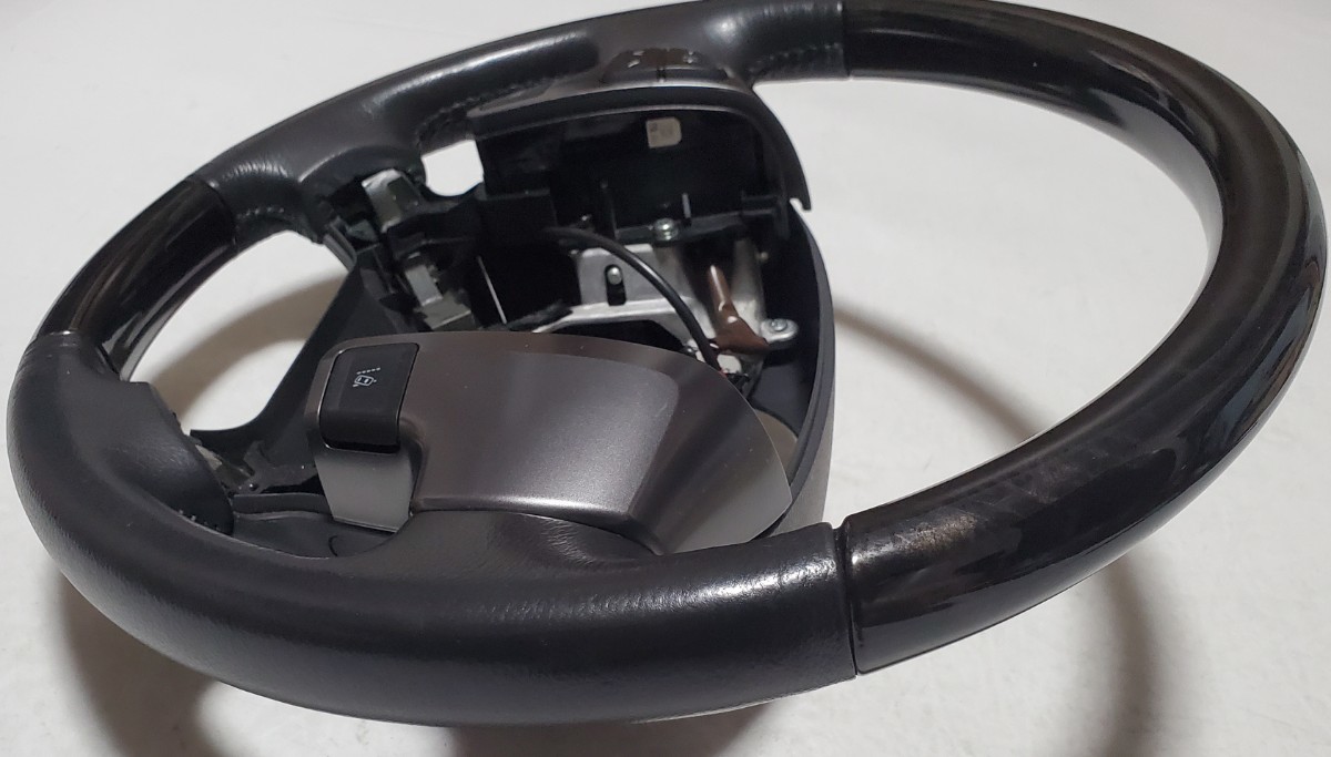 トヨタ ハイエース・TRH200 純正 スーパーGL/ダークプライム ステアリング/ハンドル ウッドレザー ステアリングスイッチ付 2018年 200系 トヨタ ハイエースバン スーパーGL 1.9万Km 3.4万Km ダークプライムII（2023年