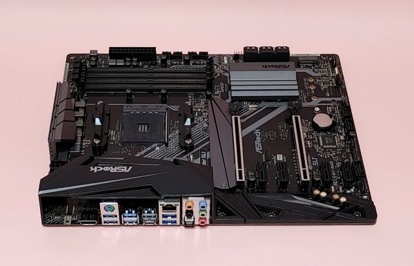 PCパーツ 美品 ASRock Z77E-ITX 最新BIOS更新済み マザーボード