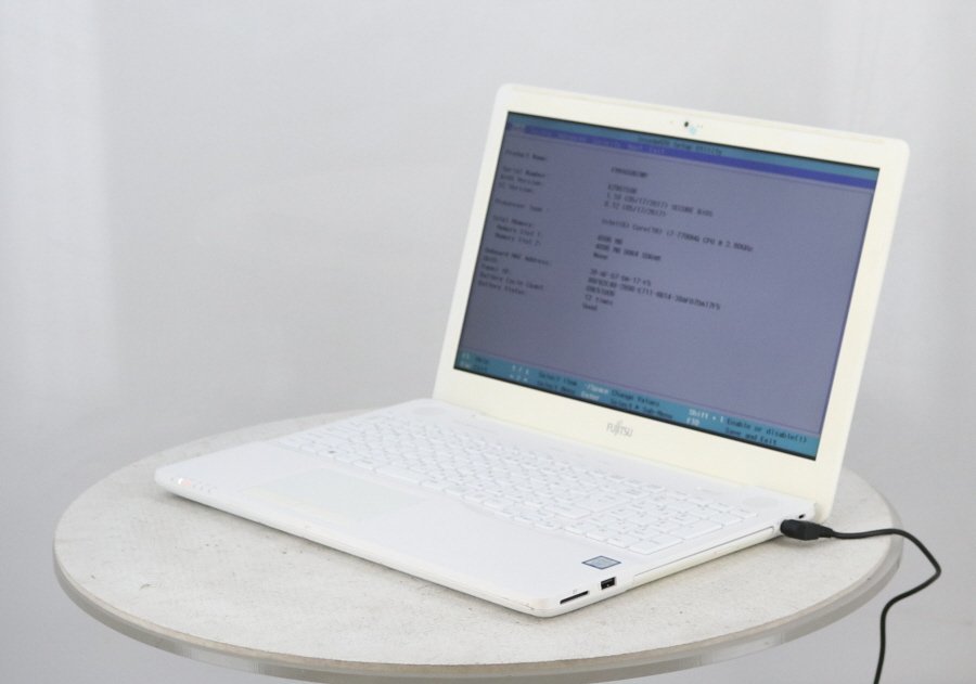FUJITSU FMVA50B3WP LIFEBOOK AH50/B3 Core i7 7700HQ 2.80GHz 4GB