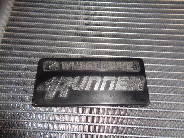 ブリハイ　ハイラックス　4ランナー　エンブレム