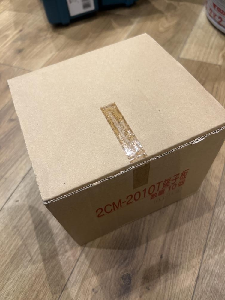 020♪未使用品・即決価格♪三和 電話用モジュラーローゼット 2CM-2010T 10個入り