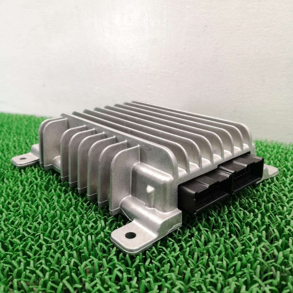 R35【BOSE オーディオアンプ】28061-KJ10A　H24 日産 GT-R Premium edition (2.7万km) 5GTR2