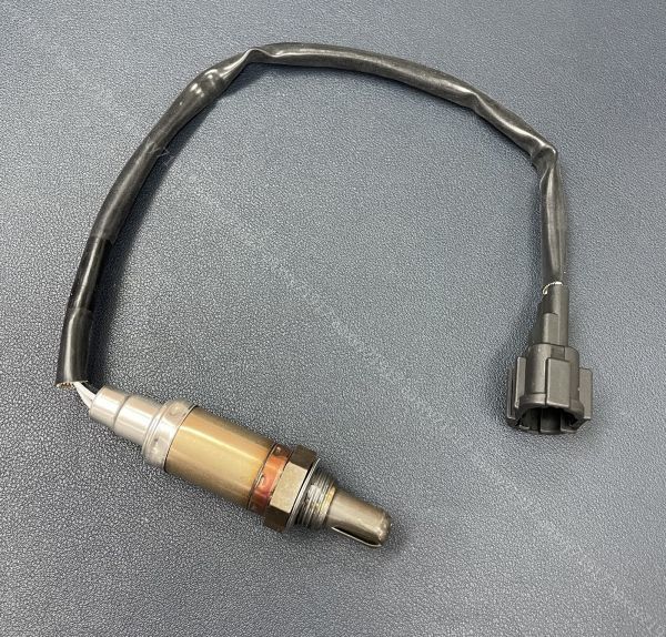 日産 スカイライン(R34 HR34 ER34 ENR34) ステージア(WGC34 WGNC34 WHC34) O2センサー ラムダセンサー 22690-AA007 22690-AA005 Nissan Skyline Front O2 Sensor - R33 R34 GTR RB26DETT 22690-24U02