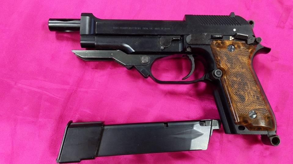E-087ジャンク品 KSC ガスハンドガン M93R ガスガン 動作未確認 【公式