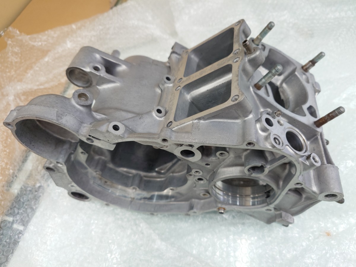 MC21後期クランクケース新品　HONDA MC18E クランクケース ☆NSR250用クランクケース☆MC21後期用？☆MC28用？☆室内保管☆