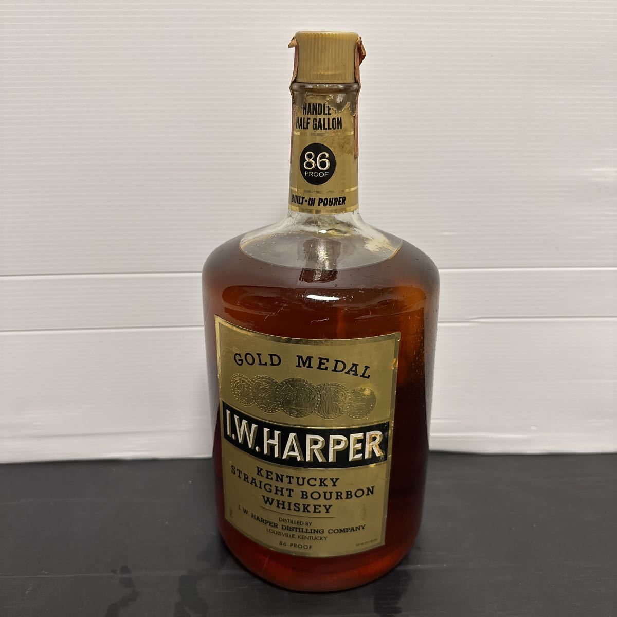 古酒 ゴールドメダル I.W.HARPER KENTUCKY STRAIGHT BOURBON WHISKEY