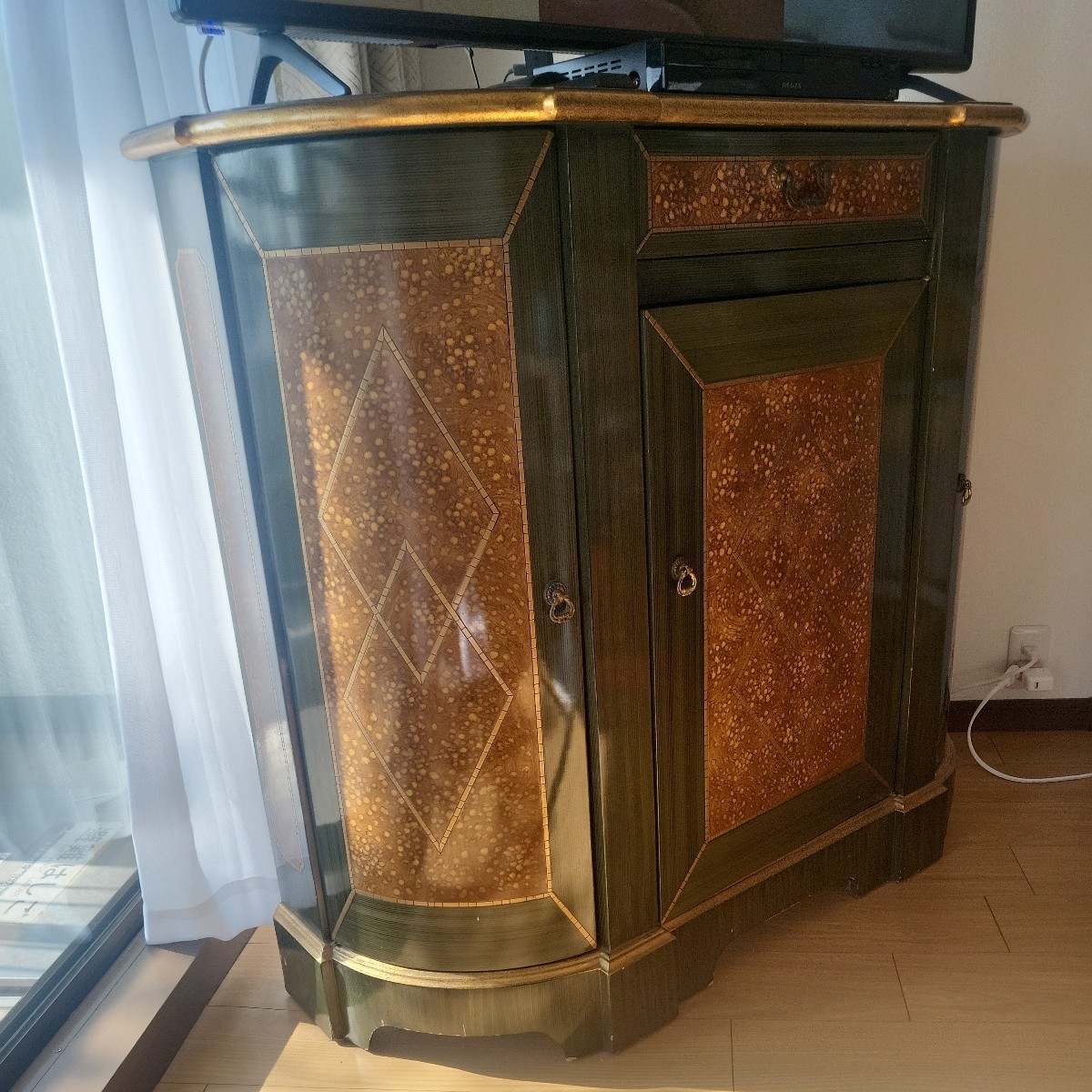 IDC大塚家具/東海家具「Limoges/リモージュ」LED照明付きアールデコ 