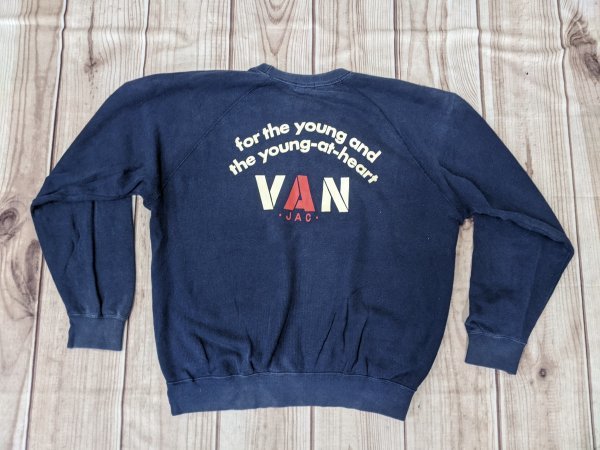16．９０s VAN バックロゴデザイン スウェットトレーナー メンズL 紺赤白101
