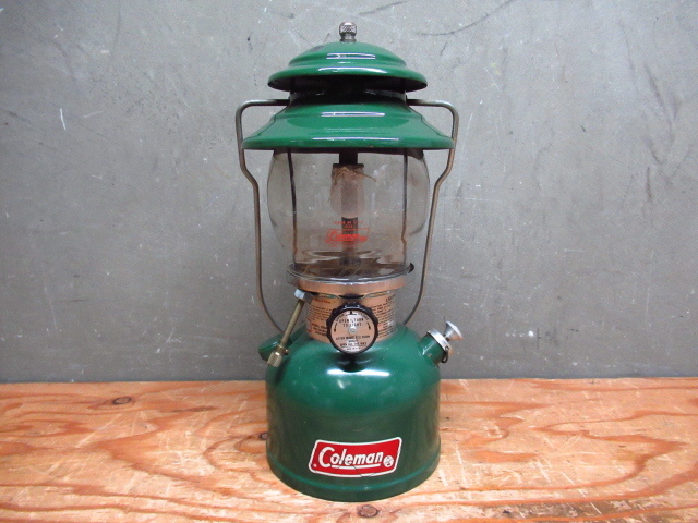 Coleman コールマン 200A ガソリンランタン 81年7月製 ビンテージ グリーン 動作確認済み 管理5J1011C-C1